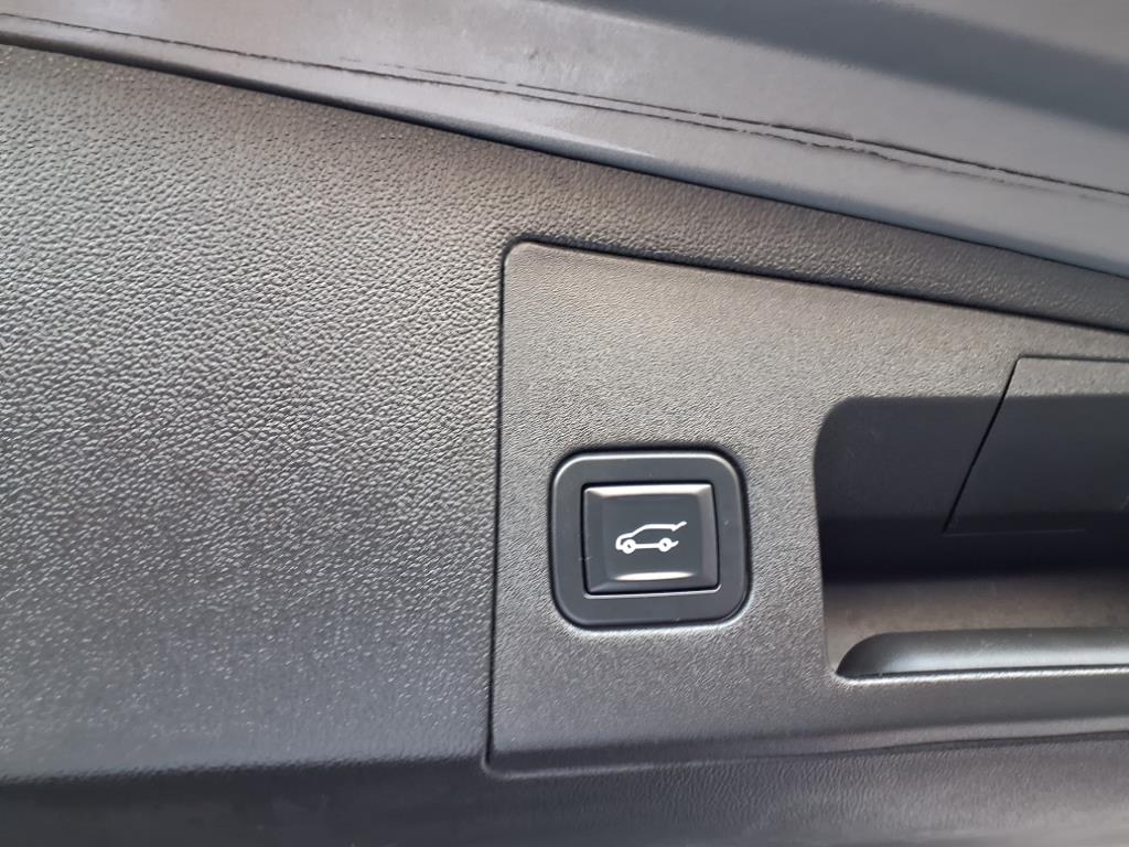 Vehicle image 12 of 22