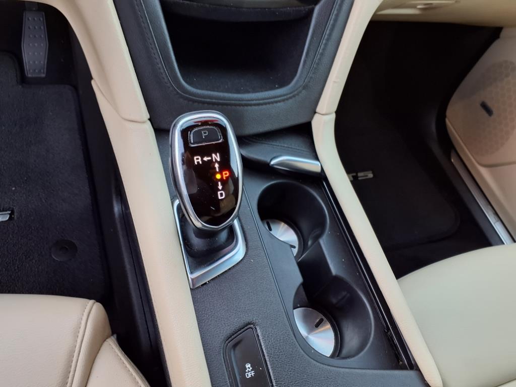 Vehicle image 15 of 22