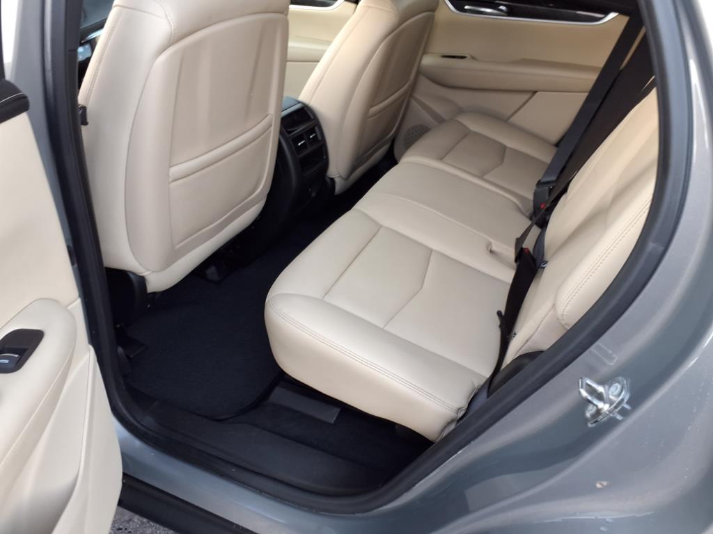 Vehicle image 8 of 22