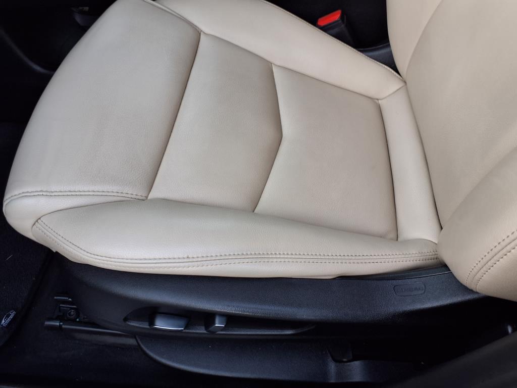Vehicle image 7 of 22