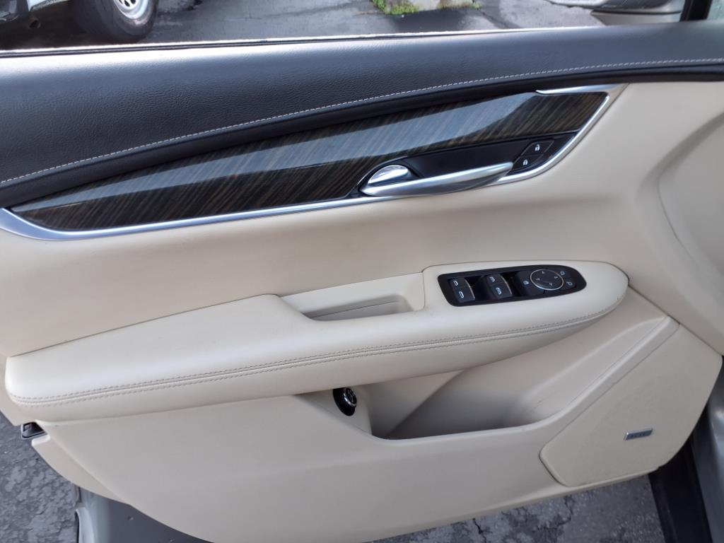 Vehicle image 6 of 22