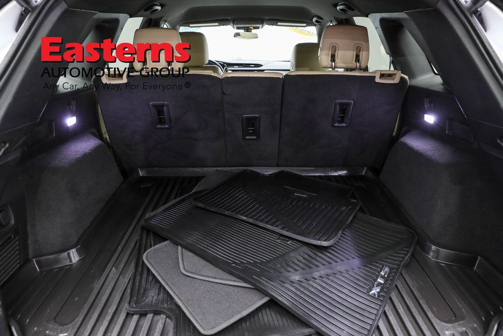 Vehicle image 39 of 61