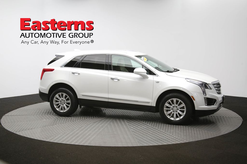 Vehicle image 11 of 61