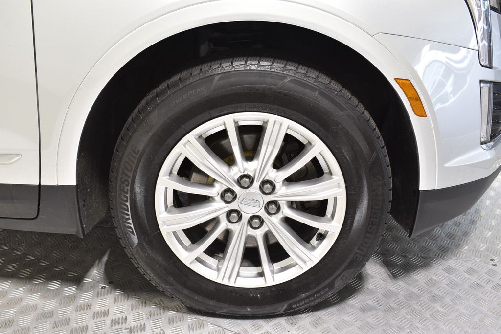Vehicle image 47 of 49