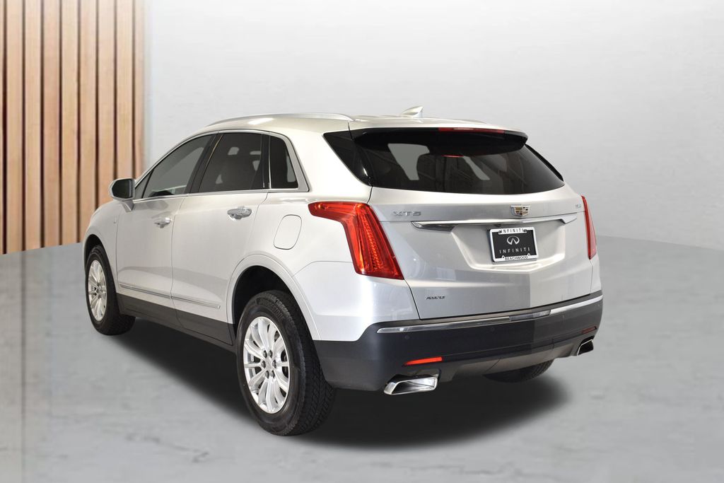 Vehicle image 7 of 49