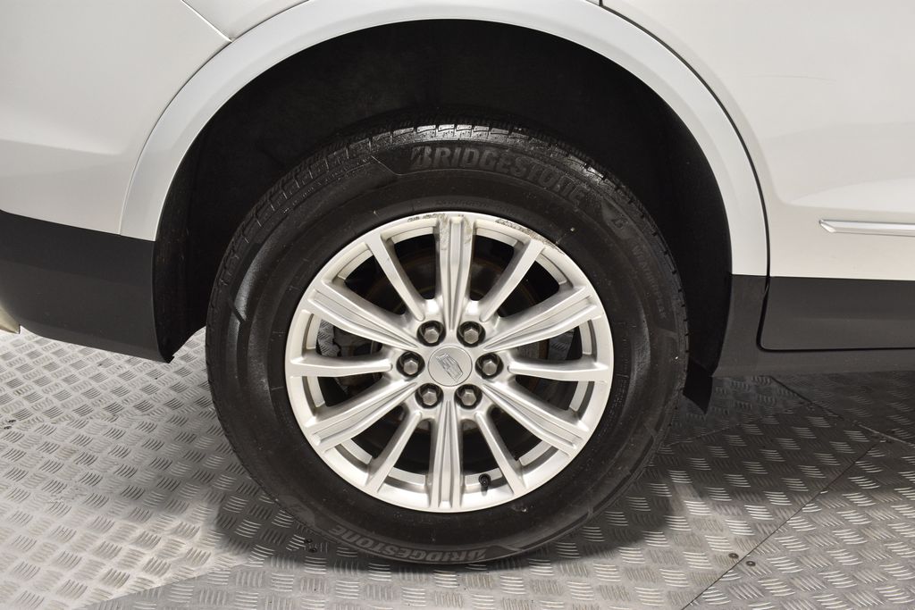 Vehicle image 46 of 49