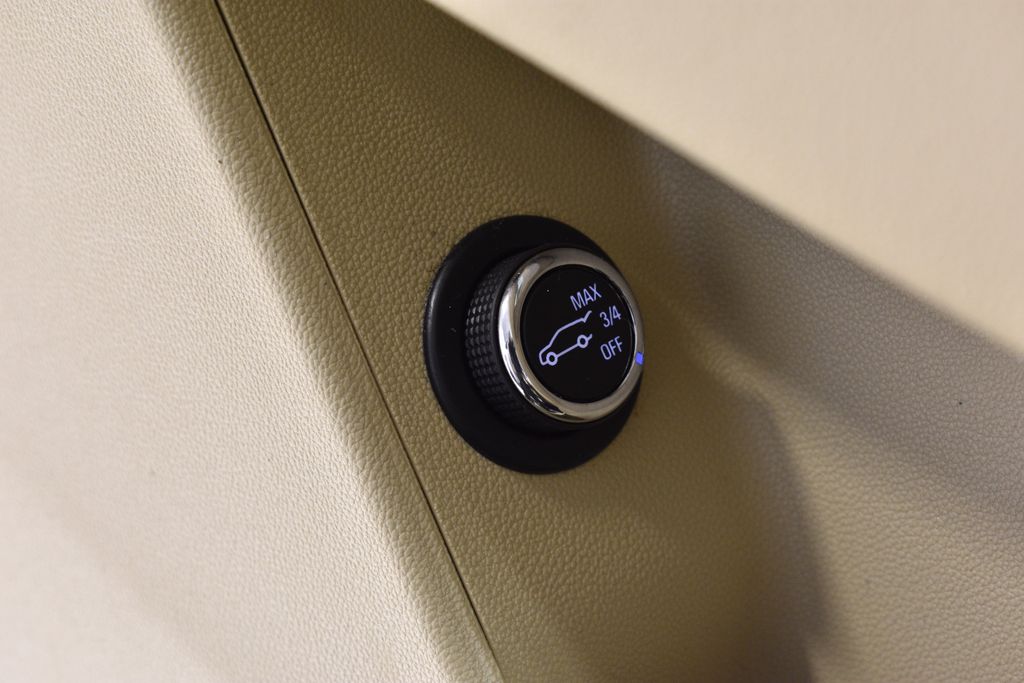 Vehicle image 11 of 49