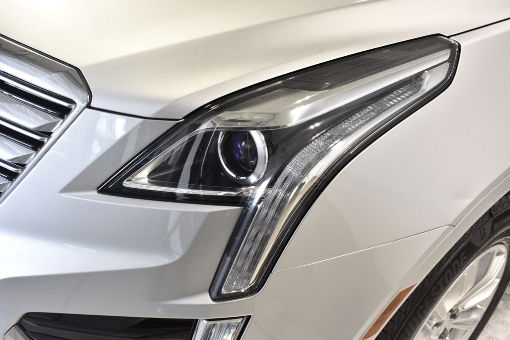 Vehicle image 41 of 49