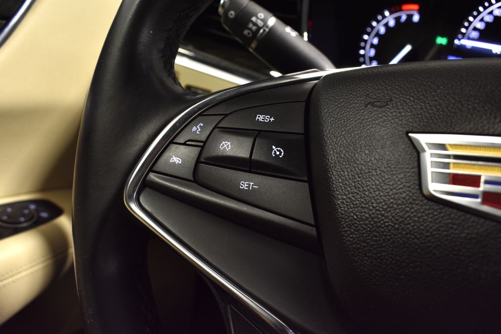 Vehicle image 21 of 49