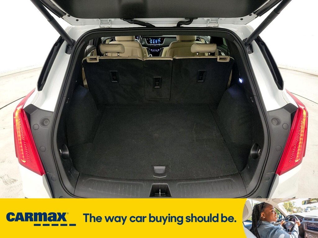Vehicle image 25 of 27