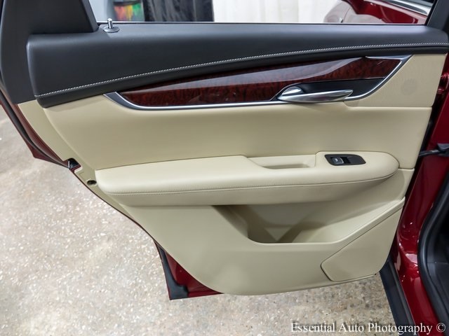 Vehicle image 19 of 26