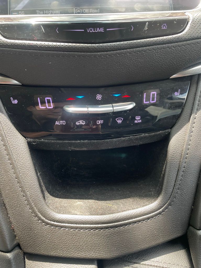 Vehicle image 17 of 19