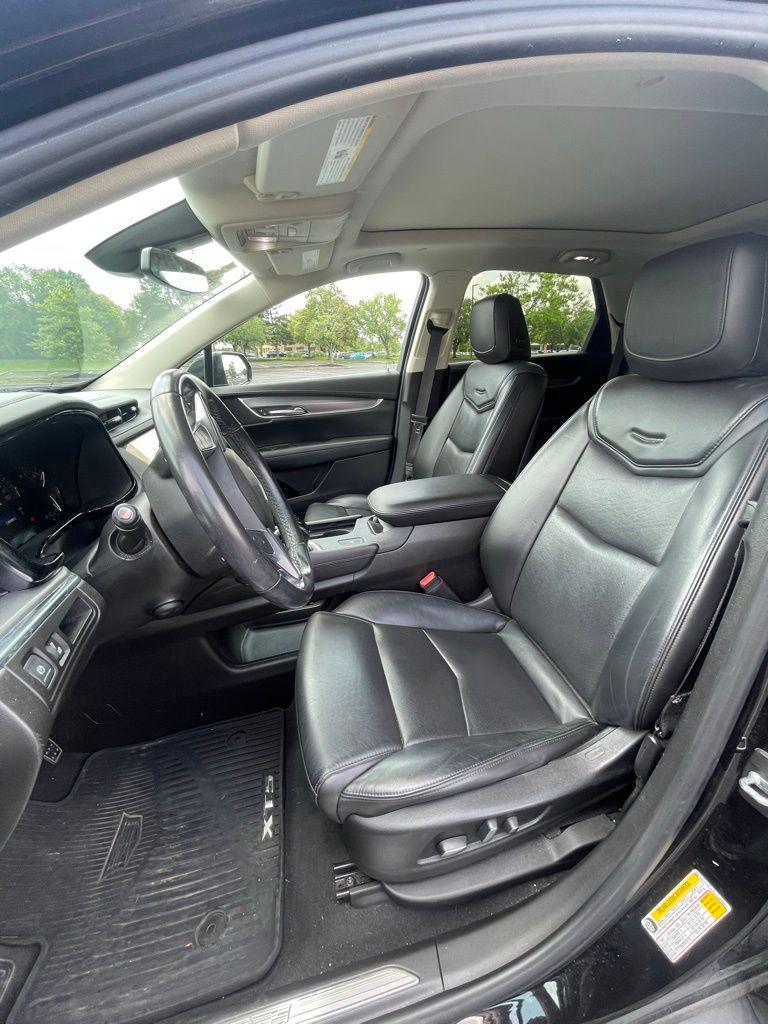 Vehicle image 12 of 19