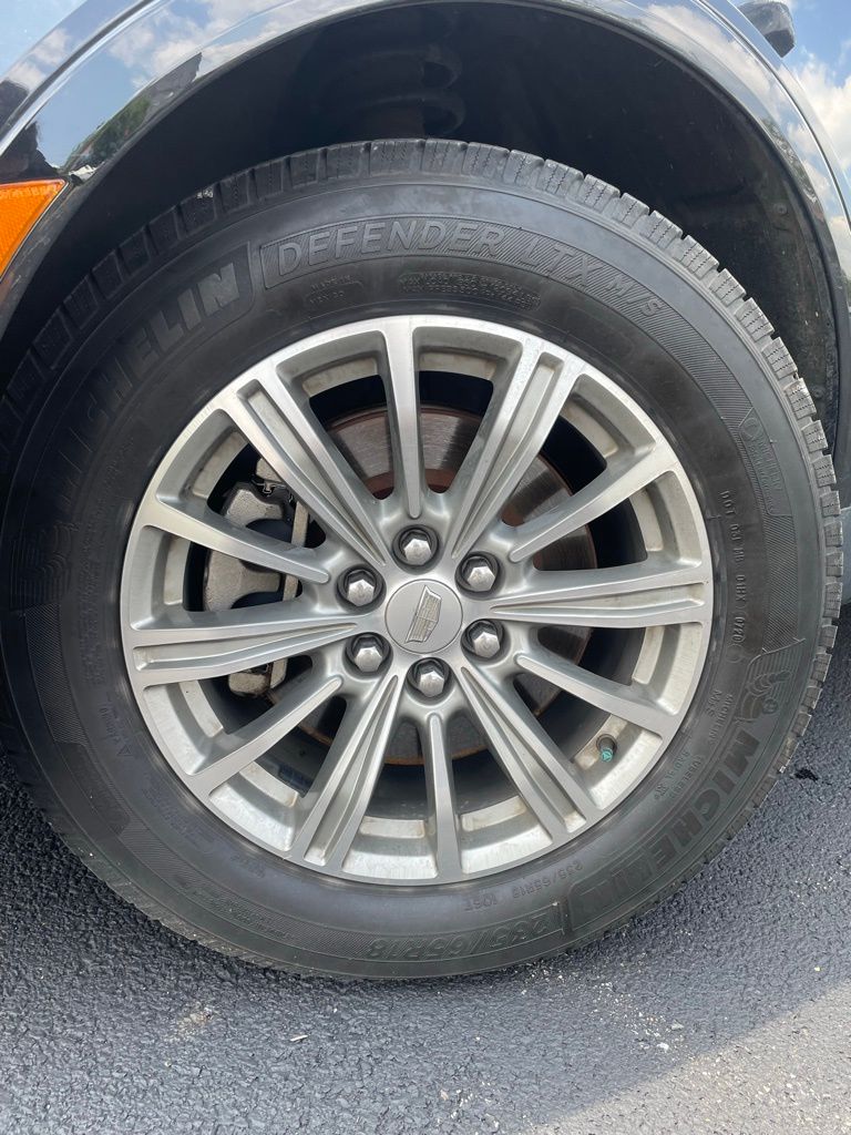Vehicle image 9 of 19