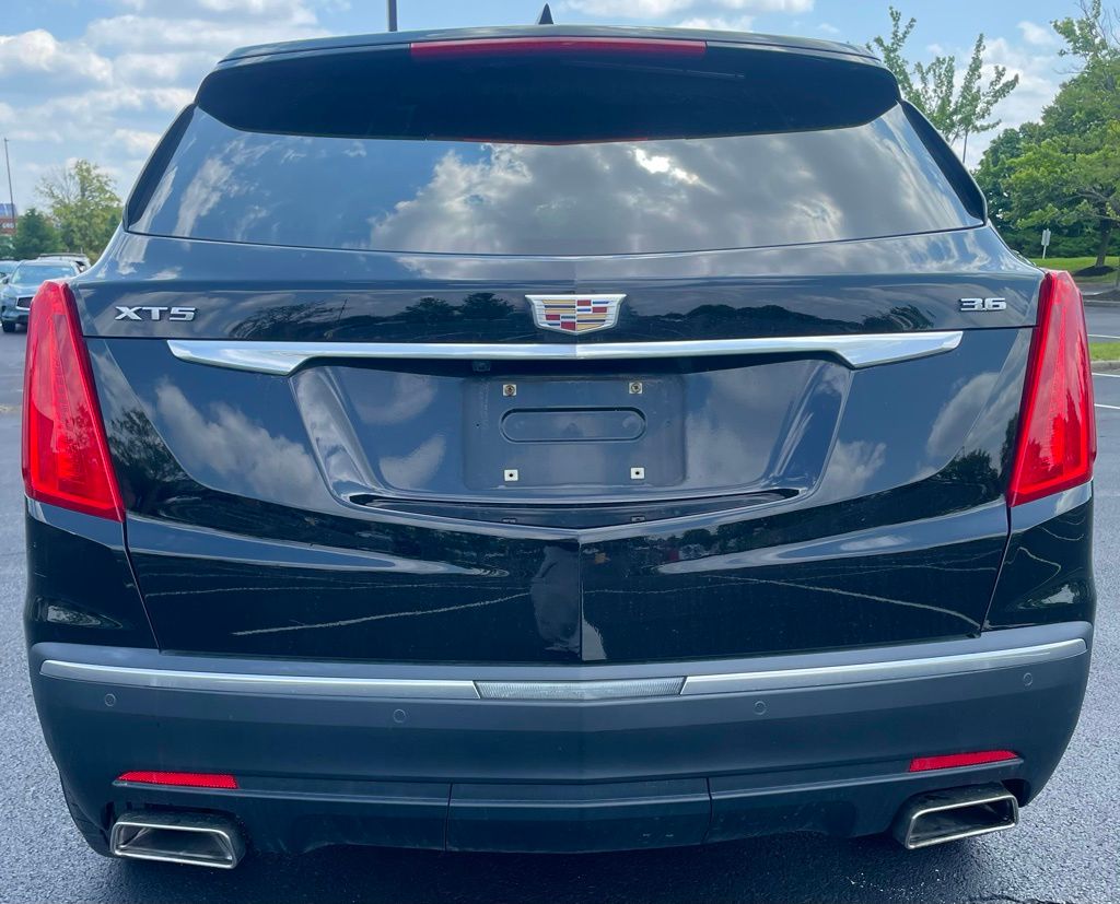 Vehicle image 5 of 19