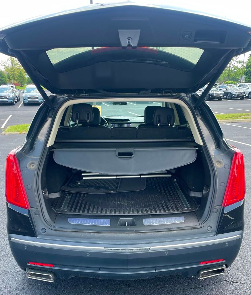 Vehicle image 11 of 19