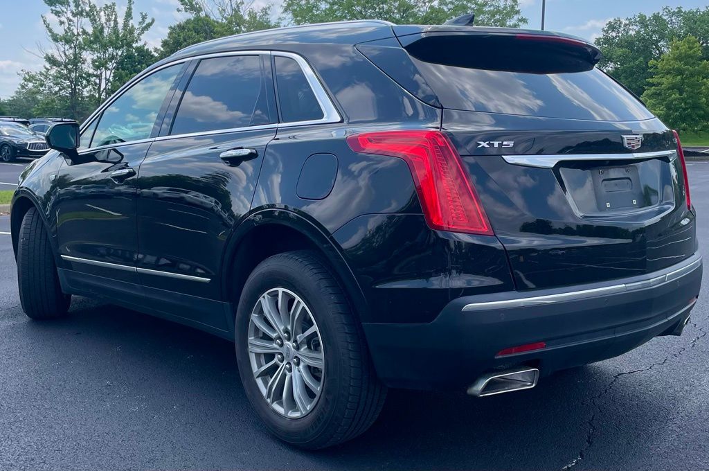 Vehicle image 6 of 19