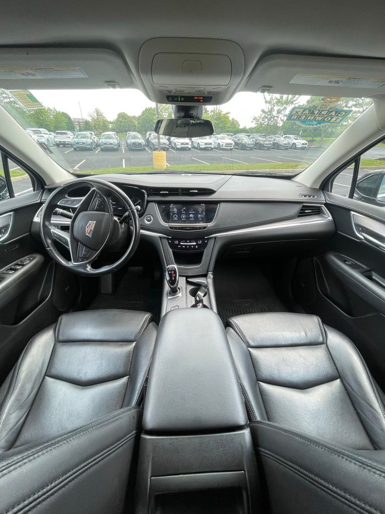 Vehicle image 15 of 19