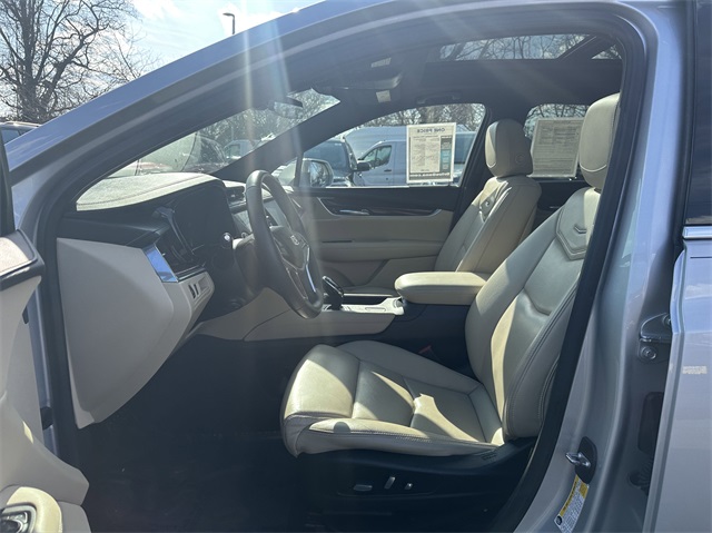 Vehicle image 20 of 48