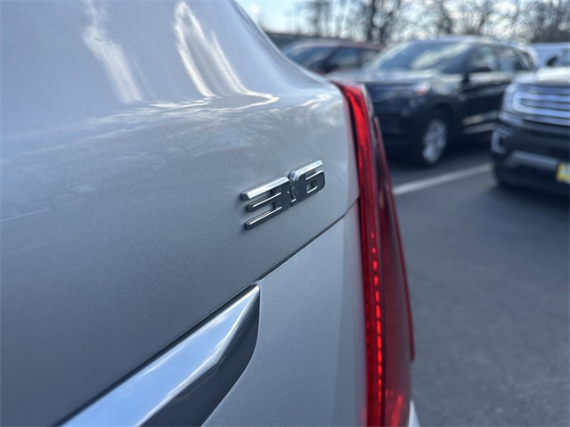 Vehicle image 47 of 48