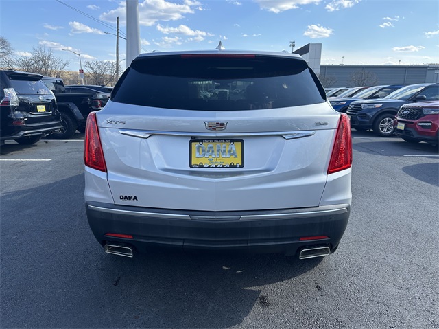Vehicle image 10 of 48