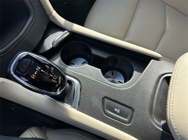 Vehicle image 25 of 48