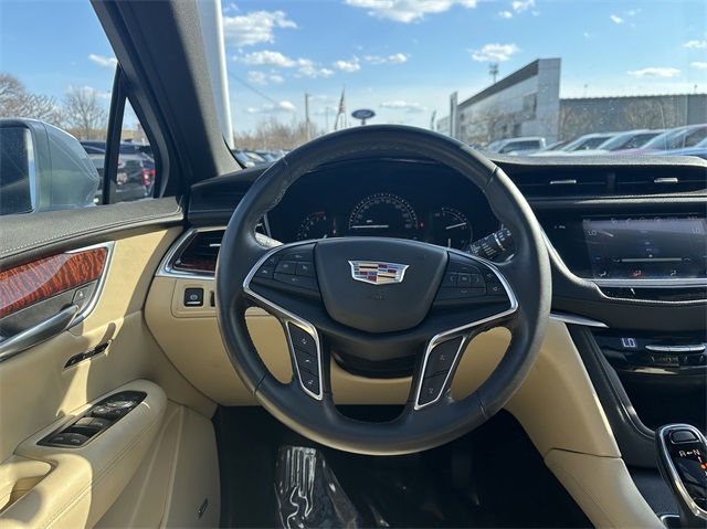 Vehicle image 15 of 48