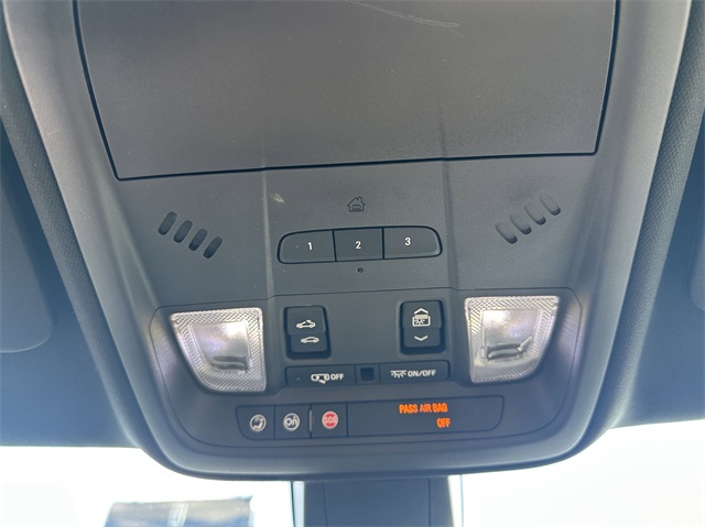 Vehicle image 27 of 48