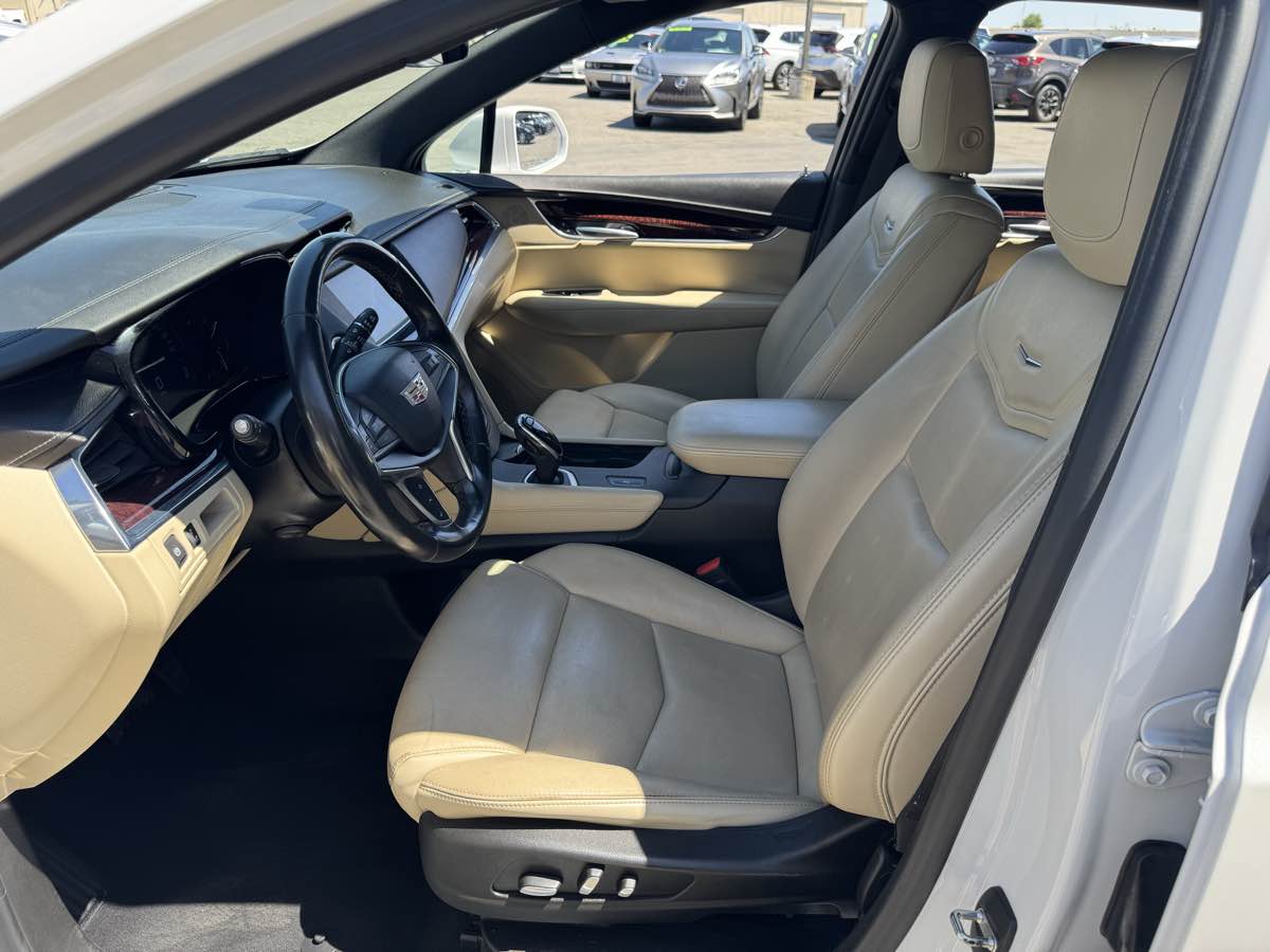 Vehicle image 25 of 46