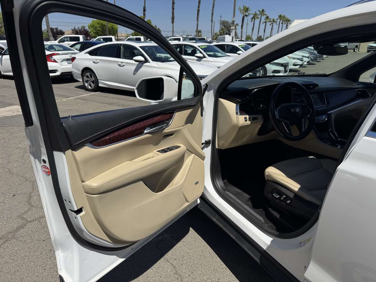 Vehicle image 26 of 46