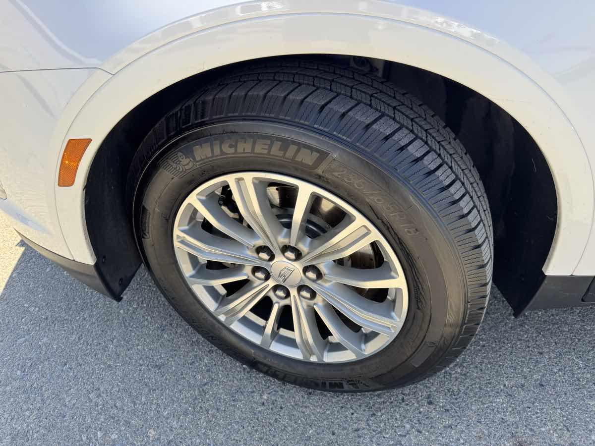 Vehicle image 41 of 46