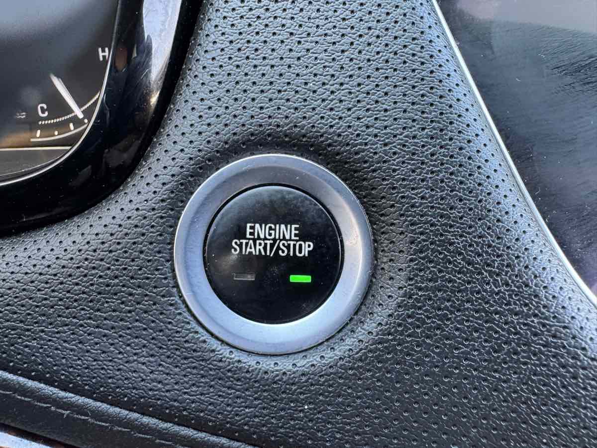 Vehicle image 32 of 46
