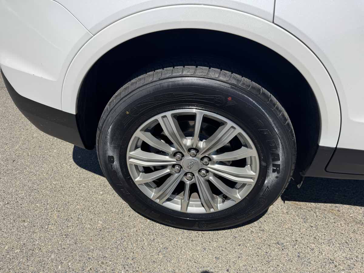 Vehicle image 43 of 46
