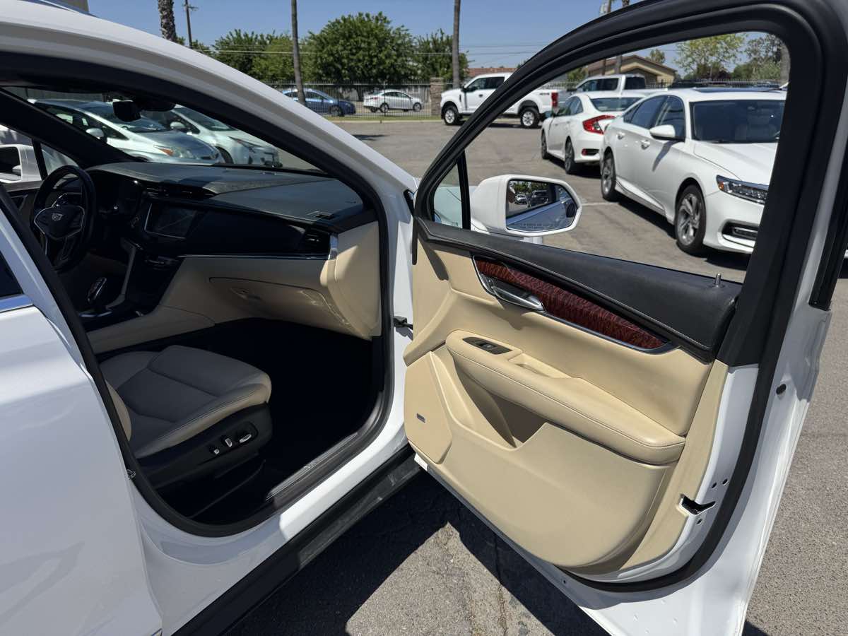 Vehicle image 19 of 46