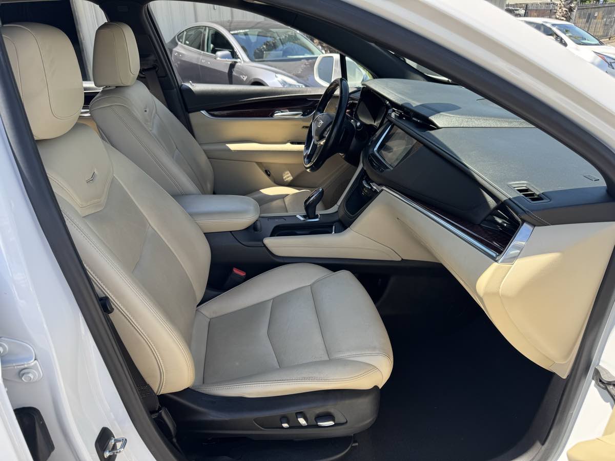 Vehicle image 16 of 46