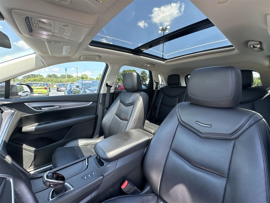Vehicle image 24 of 27