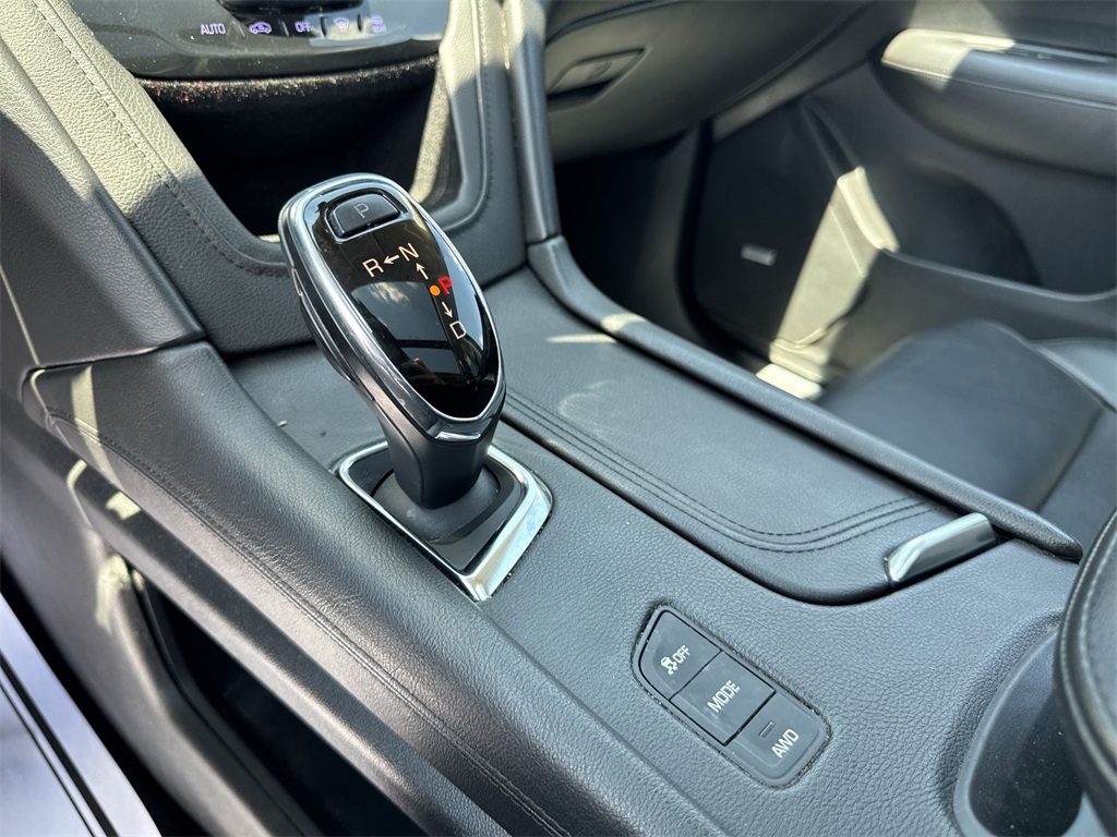 Vehicle image 25 of 27