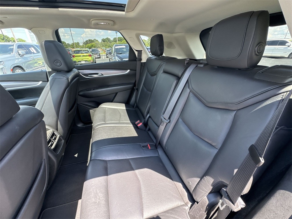Vehicle image 13 of 27