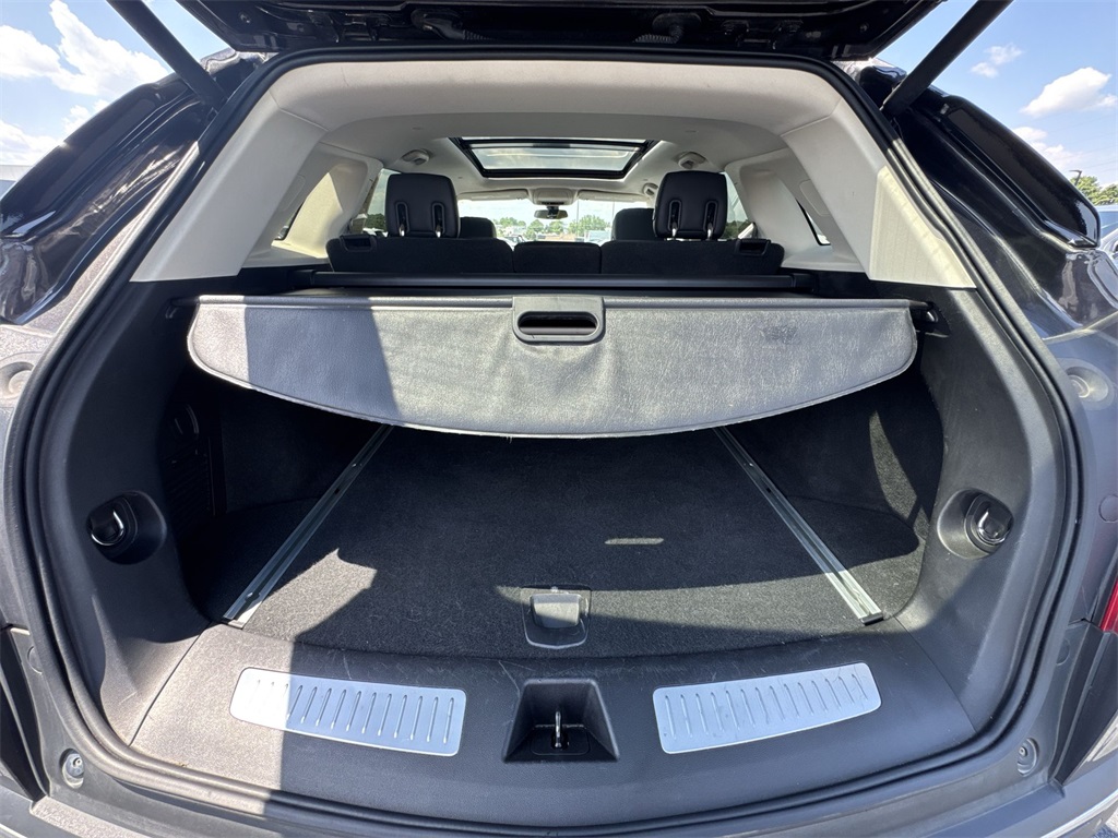 Vehicle image 12 of 27