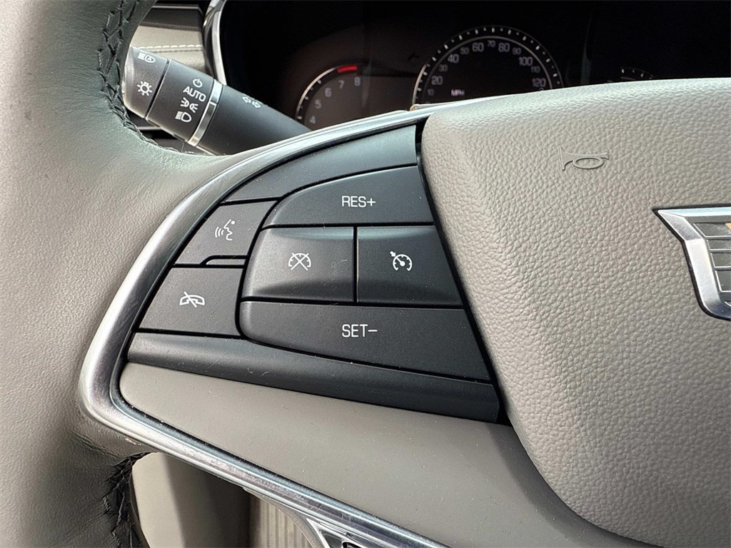 Vehicle image 25 of 28