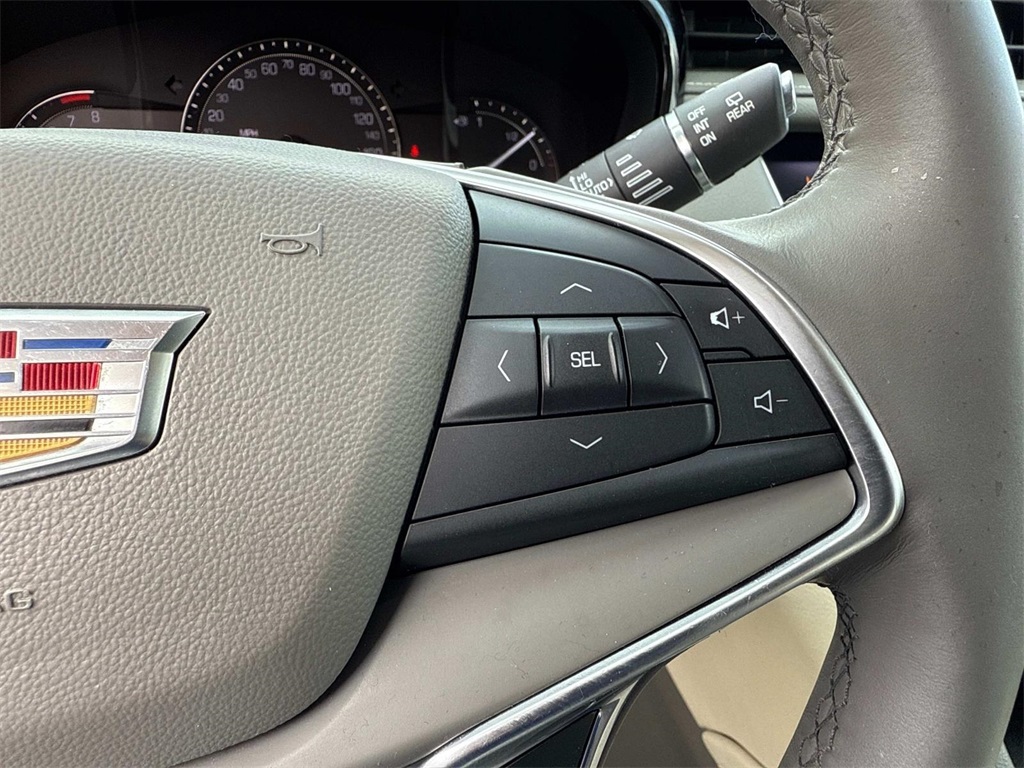 Vehicle image 24 of 28