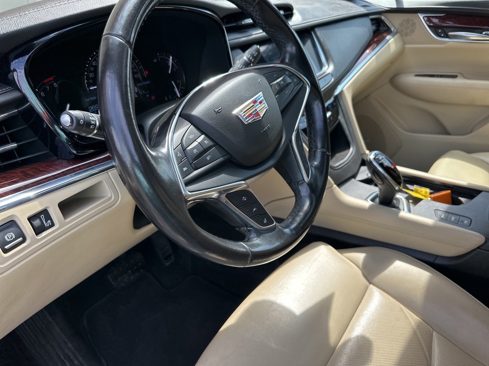 Vehicle image 16 of 33