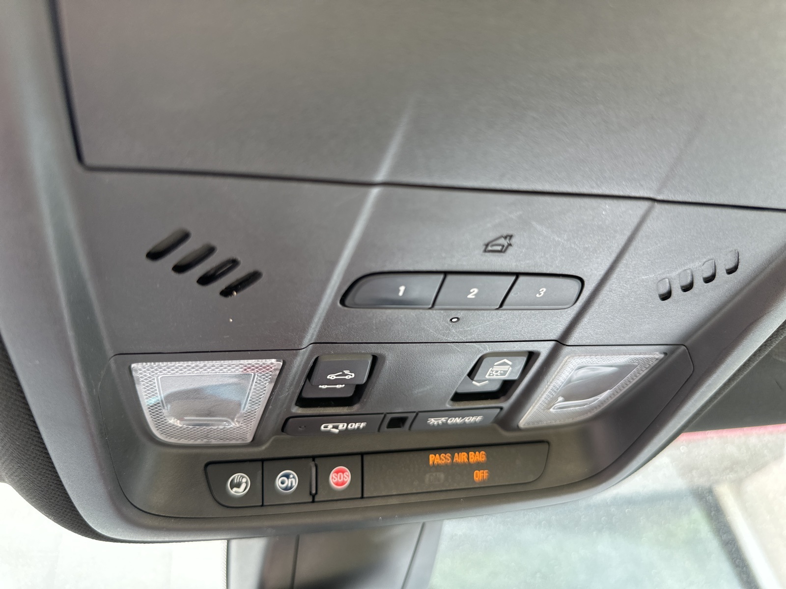 Vehicle image 31 of 33