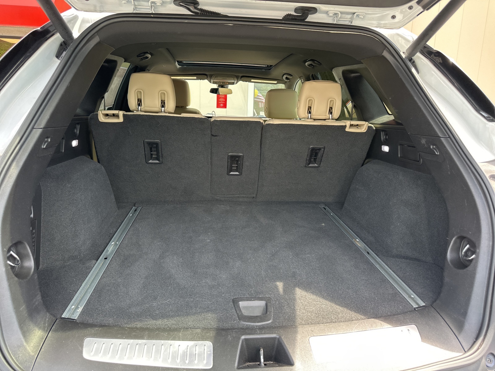 Vehicle image 22 of 33