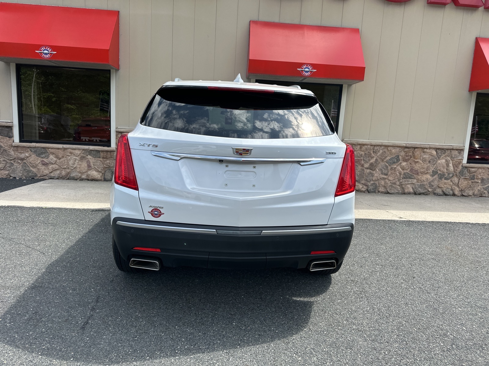 Vehicle image 4 of 33