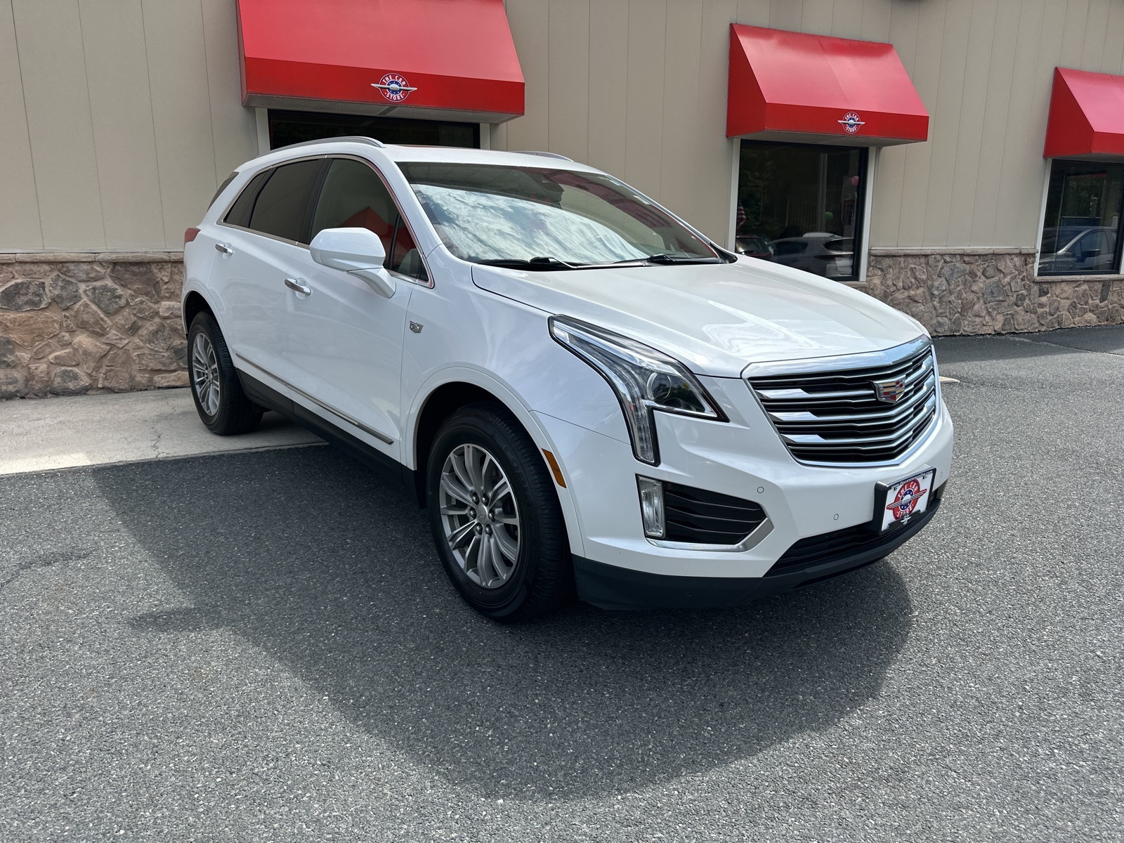 Vehicle image 2 of 33