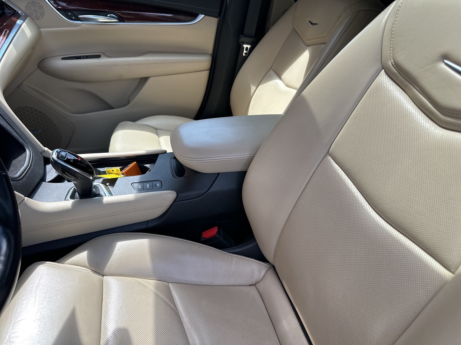 Vehicle image 17 of 33