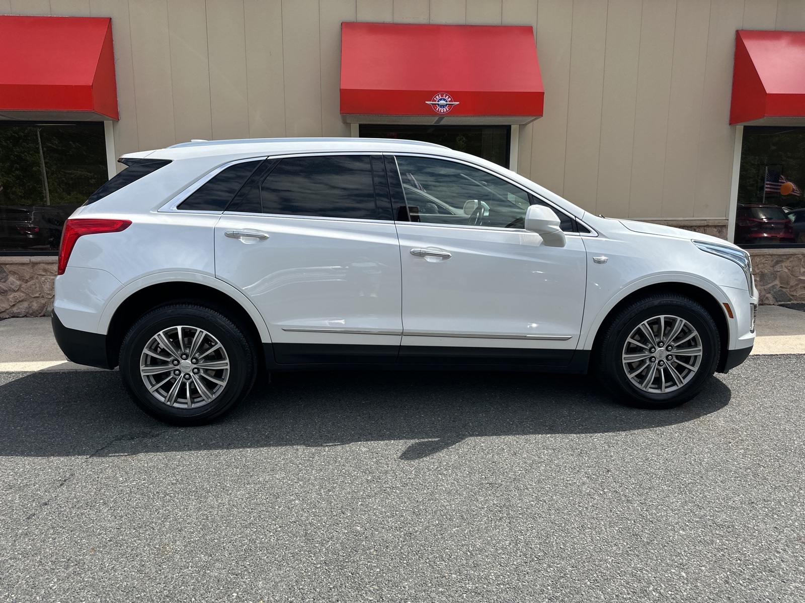 Vehicle image 3 of 33