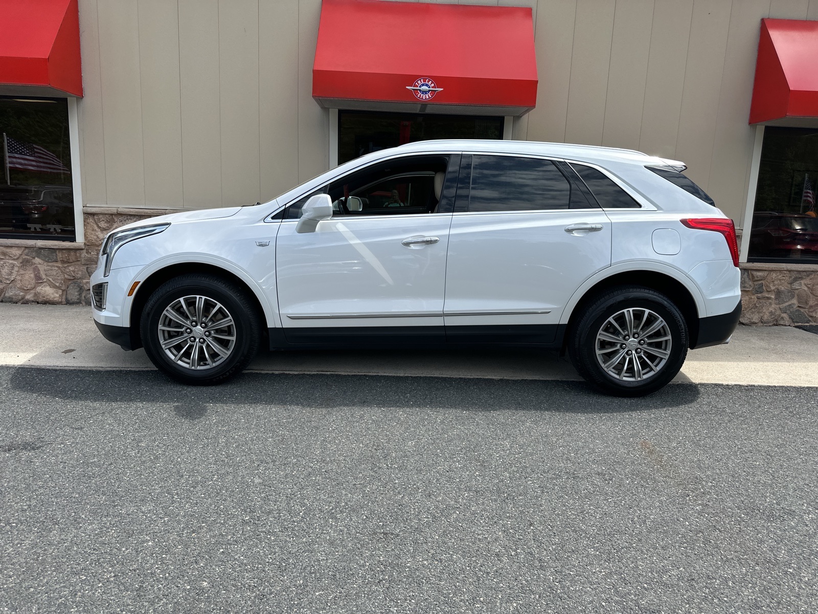 Vehicle image 5 of 33
