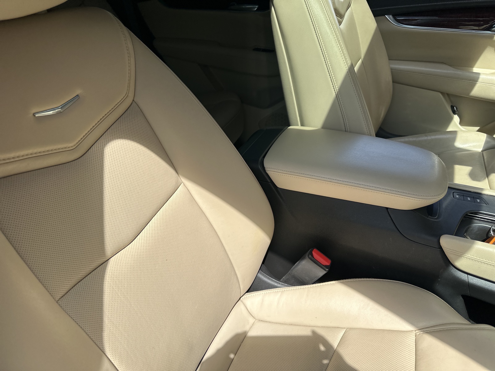 Vehicle image 21 of 33